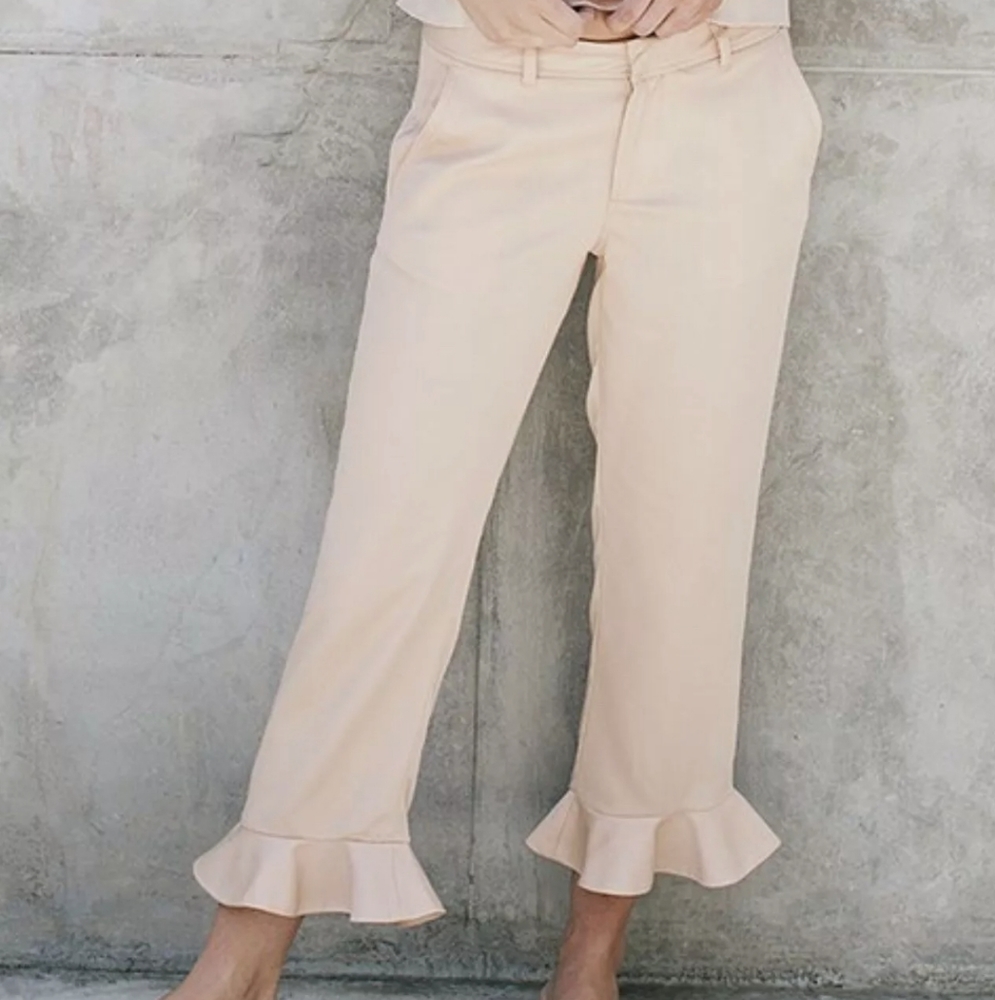 SINCERELY JULES ADORABLE RUFFLE HEM CAPRI CROPPED  TEXTURED PANTS PINK NWT M